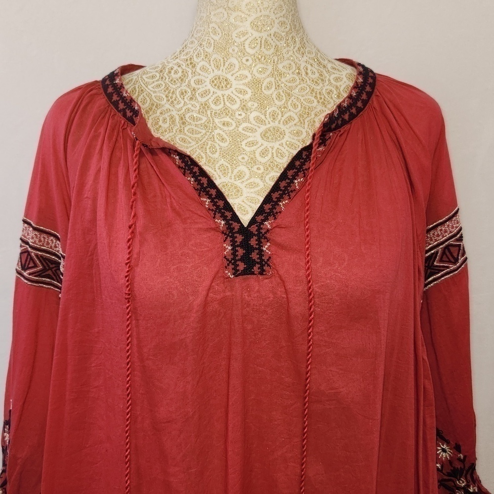 Alicia Pageboy M Red Aztec/Tribal Embroidered V-Neck Tassle Tie Front Boho Top - Picture 3 of 14